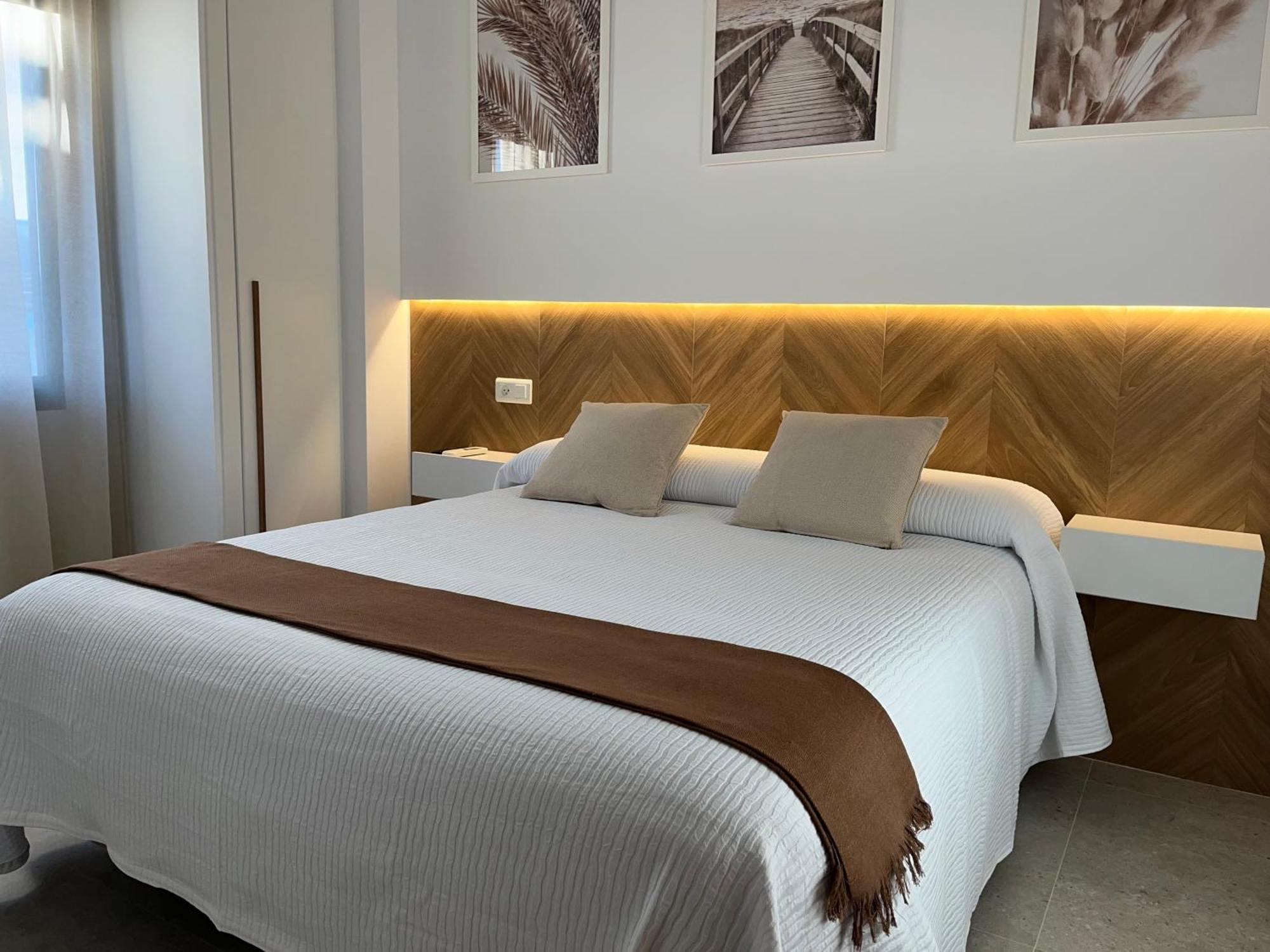 Hostal Parador De Los Llanos Torreorgaz Eksteriør bilde