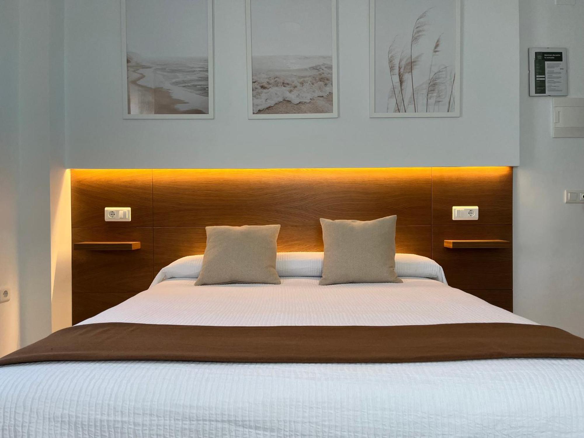 Hostal Parador De Los Llanos Torreorgaz Eksteriør bilde