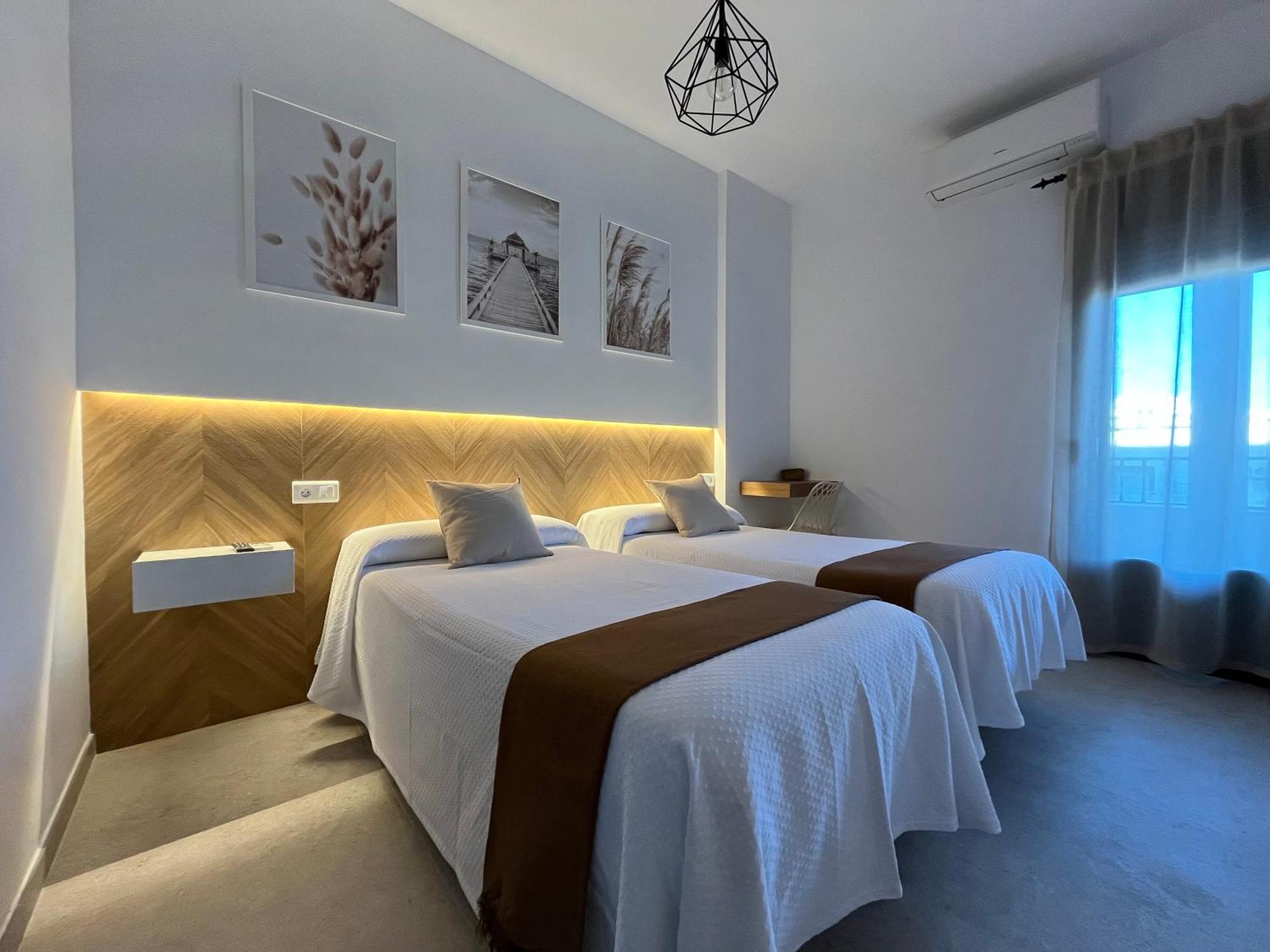 Hostal Parador De Los Llanos Torreorgaz Eksteriør bilde