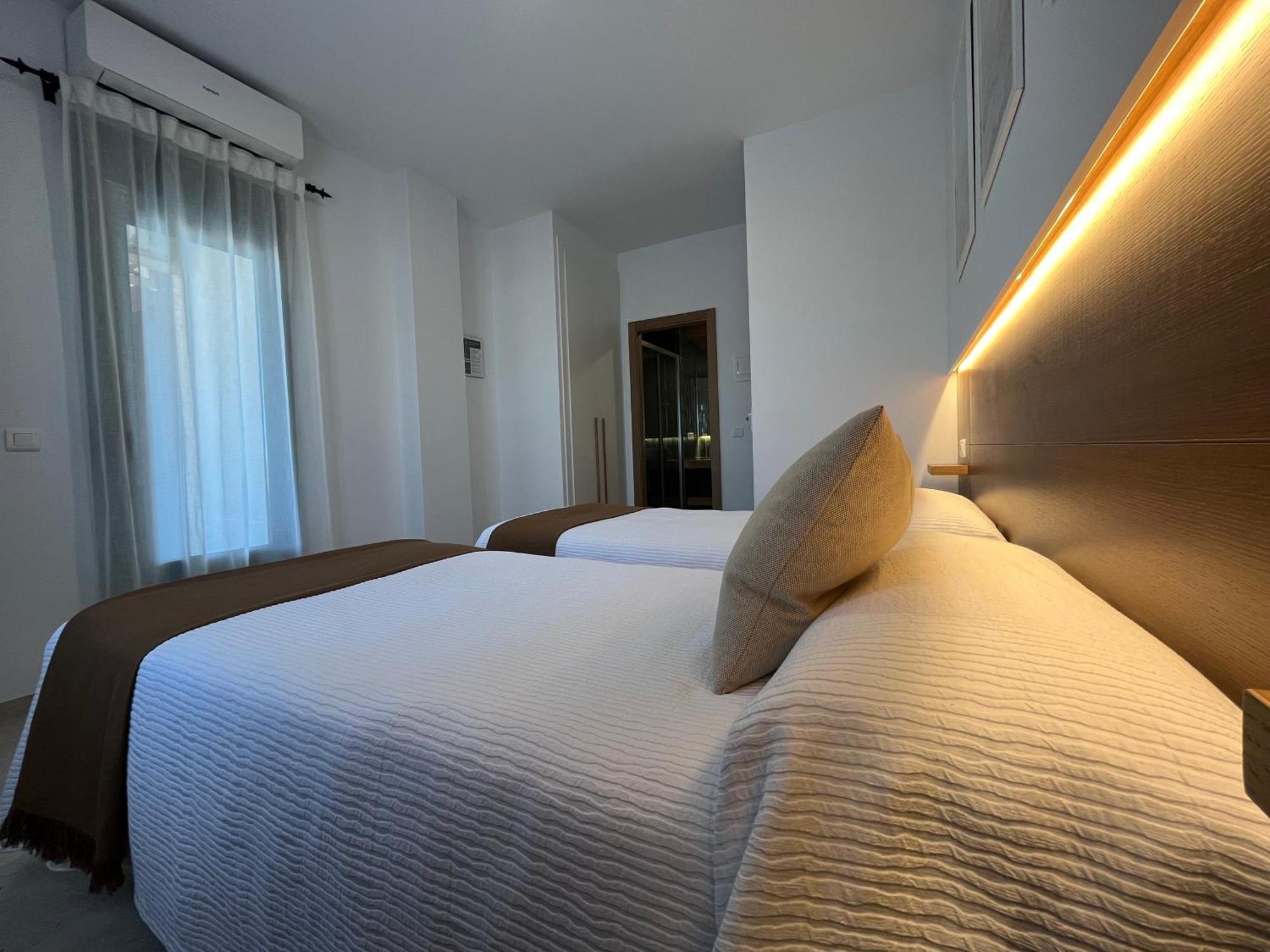Hostal Parador De Los Llanos Torreorgaz Eksteriør bilde